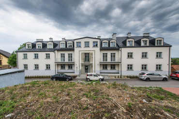 Budynek wielorodzinny z częścią usługową przy ul. Wałowej w Łańcucie